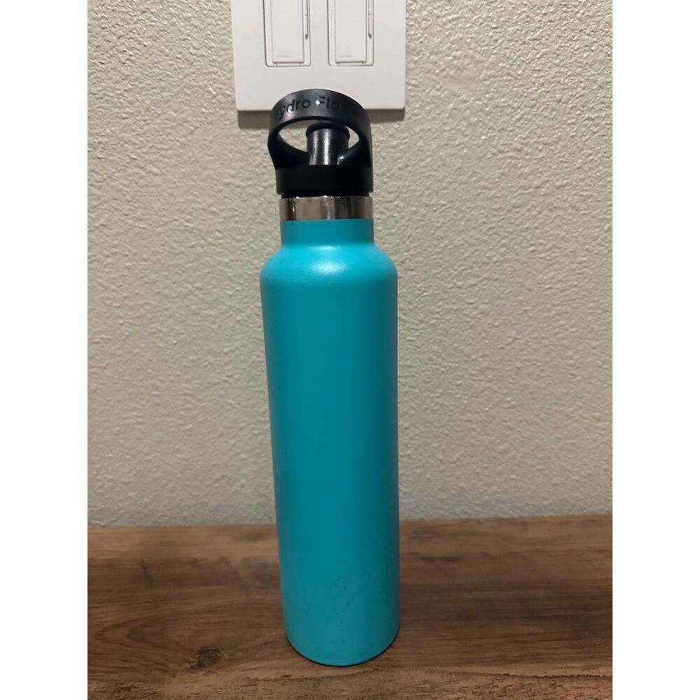 Hydro Flask 24oz Blue Standard with Sports Cap Water Bottle